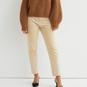 H&M Beige Mom Ankle High Waist Beige
Pants(Size 8)